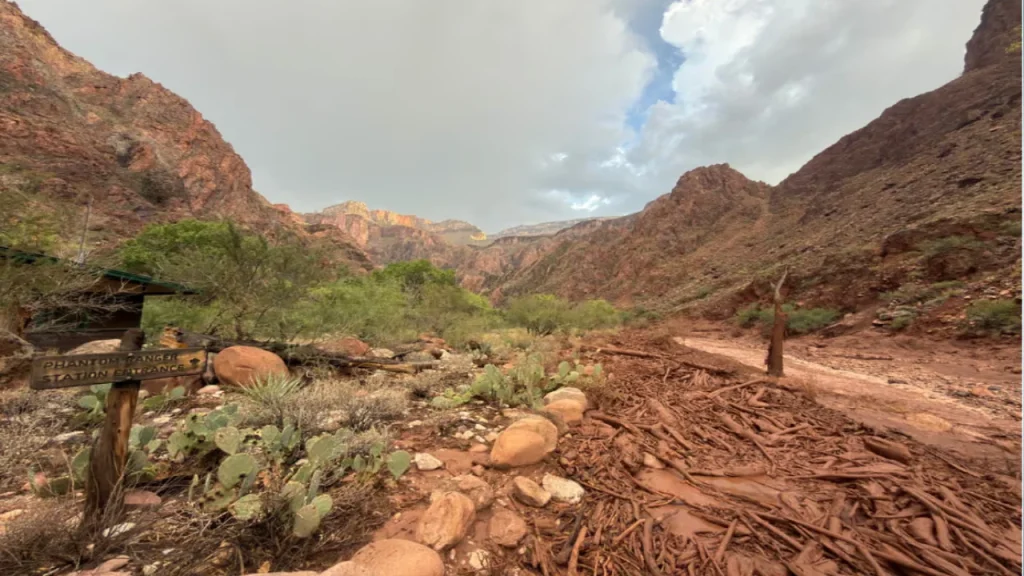 Flash floods in US Grand Canyon