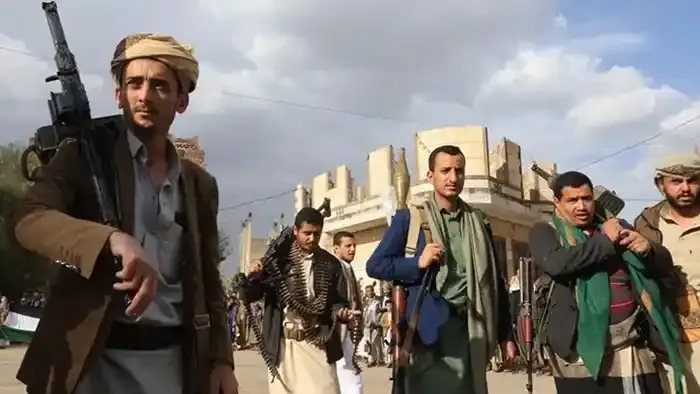 Houthis claim attacks on Saudi airport and oil facilities