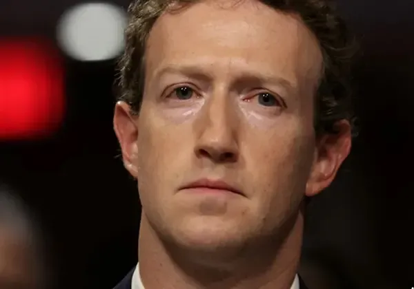 Zuckerberg apologizes