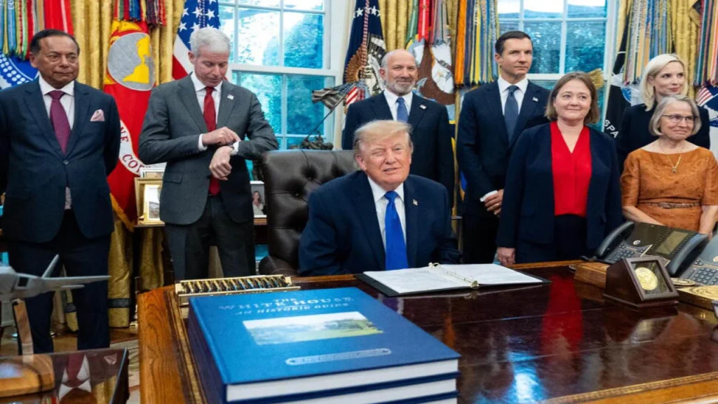 Trump announces construction of the largest steel plant.