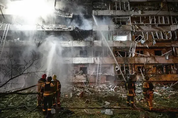 6 killed in massive Russian attack on Ukraine; power outage in Kyiv.